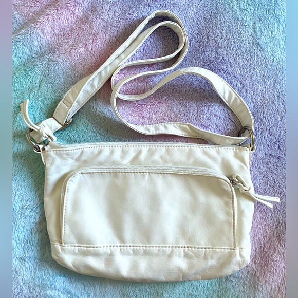 🤍BUENO🤍Leather crossbody white bag. Like new condition! - Picture 4 of 16